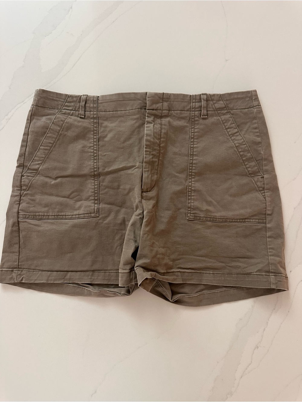 Women’s Banana Republic Factory Authentic Chino Shorts